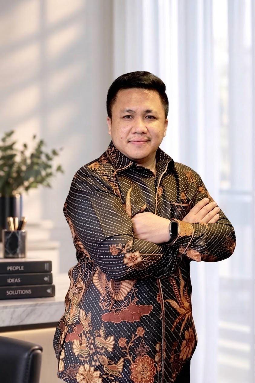Try Januar Putra, S.H., LL.M., ACIArb — Founder and CEO, Bursa Hukum